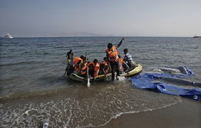 На острове Кос наплыв беженцев достиг критической точки. Фото epa.eu