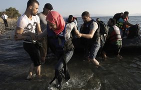 На острове Кос наплыв беженцев достиг критической точки. Фото epa.eu